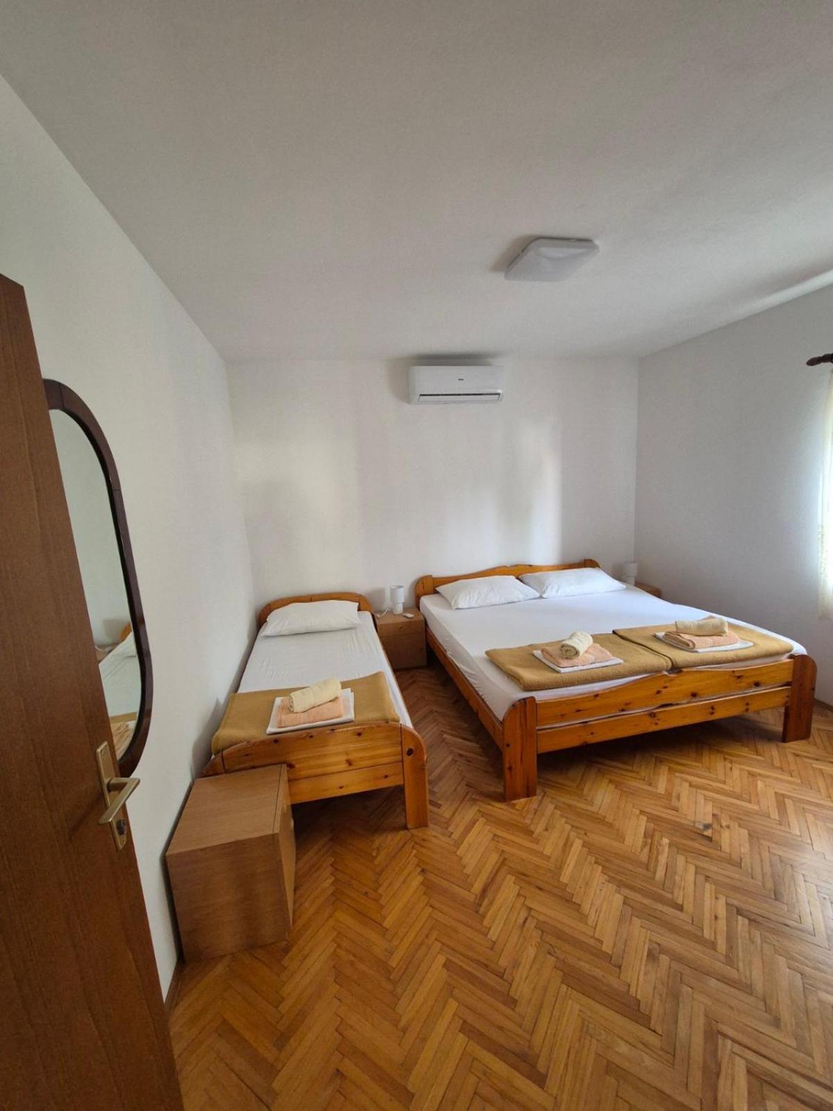 Apartmani Mazzarolli Jadranovo Esterno foto