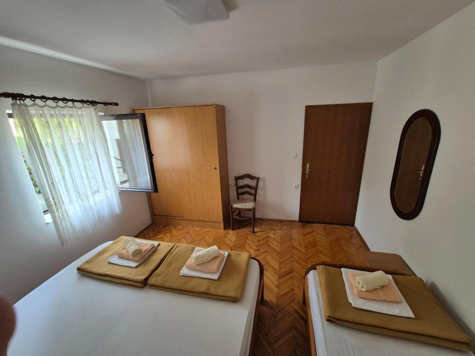 Apartmani Mazzarolli Jadranovo Esterno foto